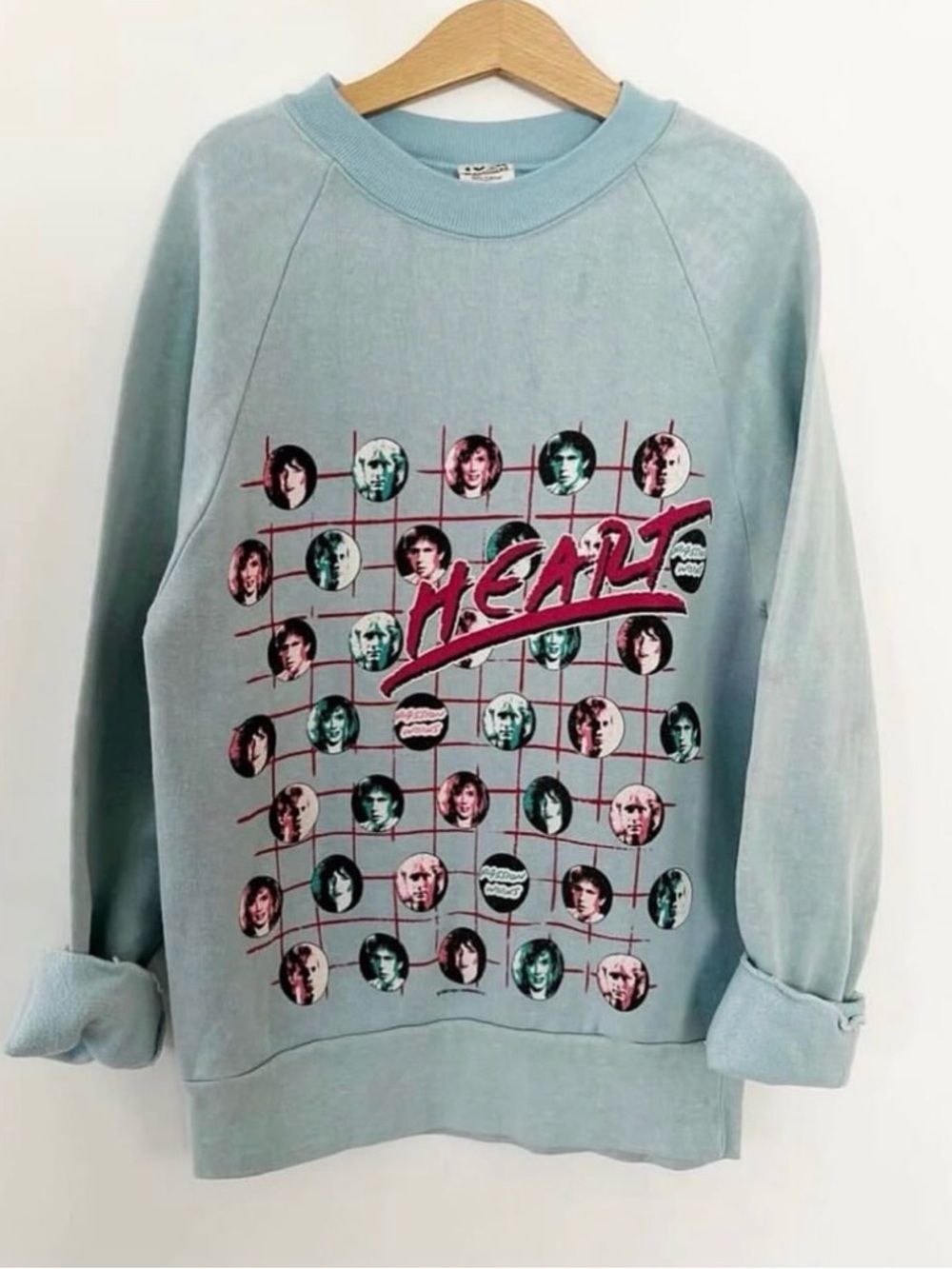 Vintage Oversized 1985 HEART sweatshirt, size imo 8/9 years.